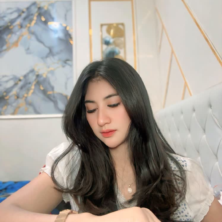 Watch ひぃちゃん🌈🐱🐱🐱 Live Stream on BIGO LIVE