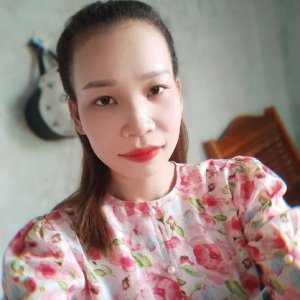 Watch Ngoc Trinh Live Stream on BIGO LIVE