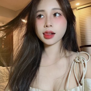 Watch 𝑴𝒊𝒖𝒖𝒖 🍓 Live Stream on BIGO LIVE