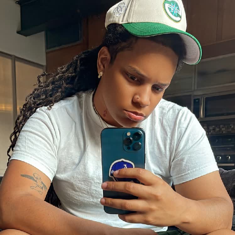 Watch 💕☁️💕休休休 Live Stream on BIGO LIVE