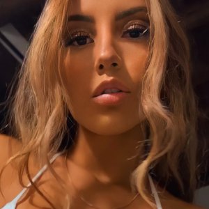 Popular Periscope Younow And Etc Live Streams On Liveomg Co Uk