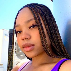 Watch 𝒦𝓲𝘬𝓲💋 Live Stream on BIGO LIVE